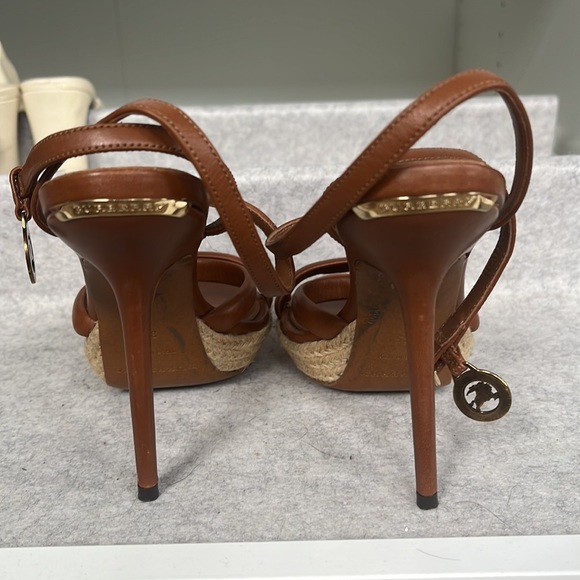 Burberry leather heels size 35 - Picture 4 of 5